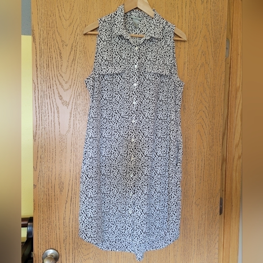 H&M white & black dalmatian print collared sleeveless button front dress 12